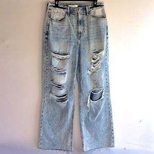 🆕 SOLD Willow & Root “The Vintage” Distressed Wide Leg High Rise Jeans (30)